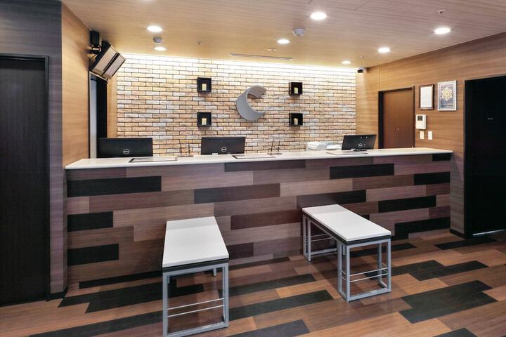 Entrance & Lobby