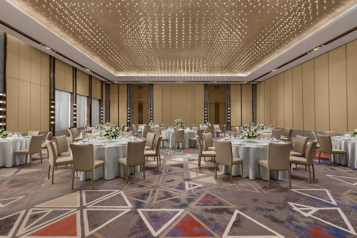 Ballroom/Hall 77 of 89