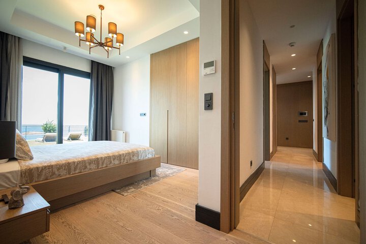 Room 42 of 83