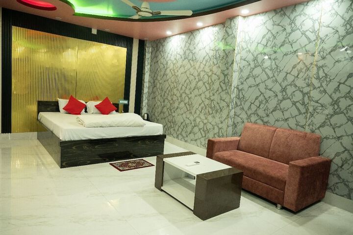 Room 7 of 17
