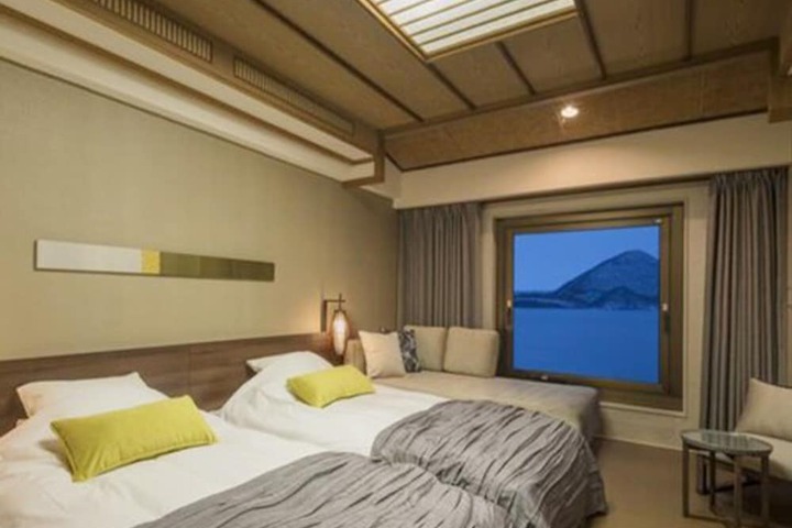 Room 14 of 38