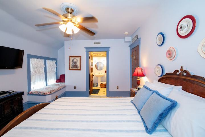 Room 8 of 19