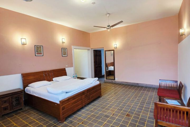 Room 9 of 181
