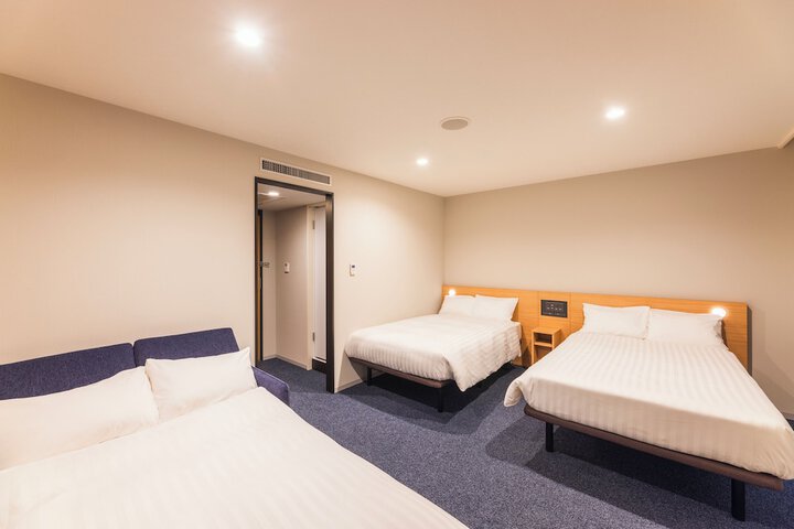 Room 7 of 27