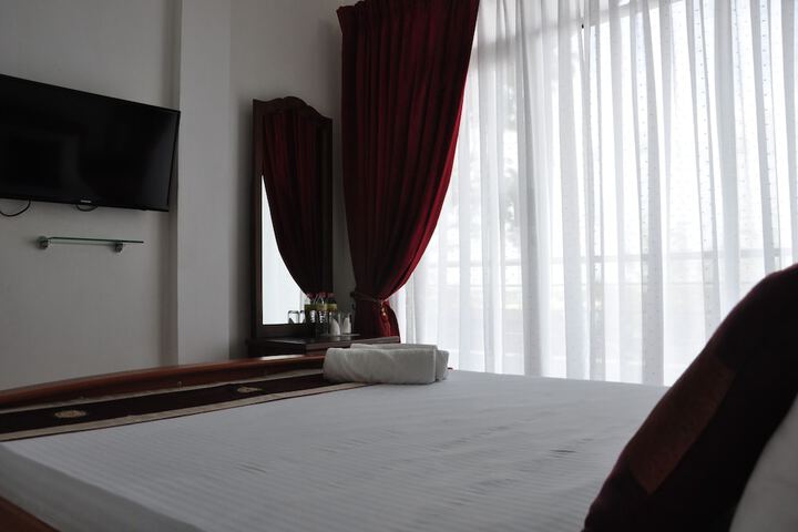 Room 32 of 94