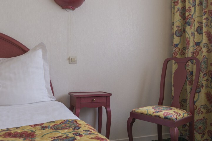 Room 4 of 47