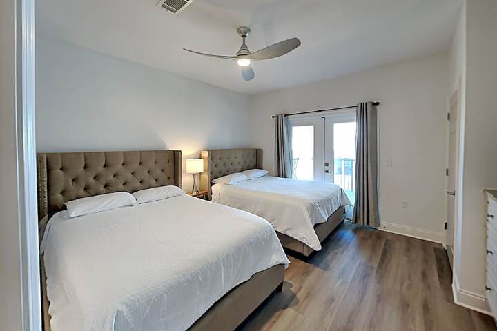 Room 6 of 27