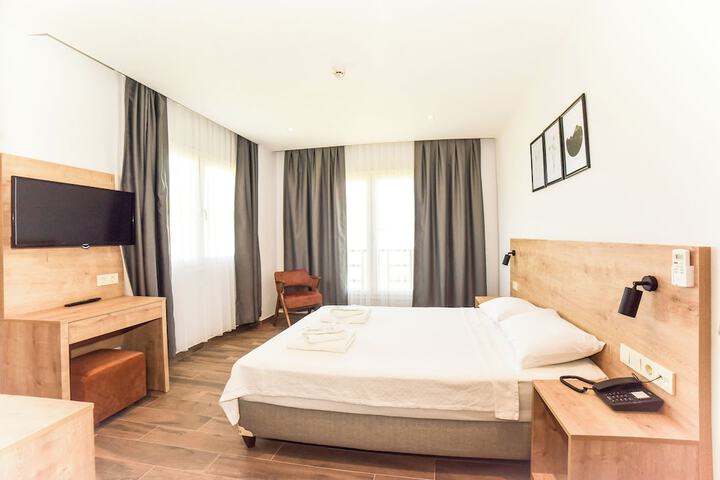 Room 4 of 43