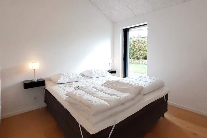 Room 4 of 23