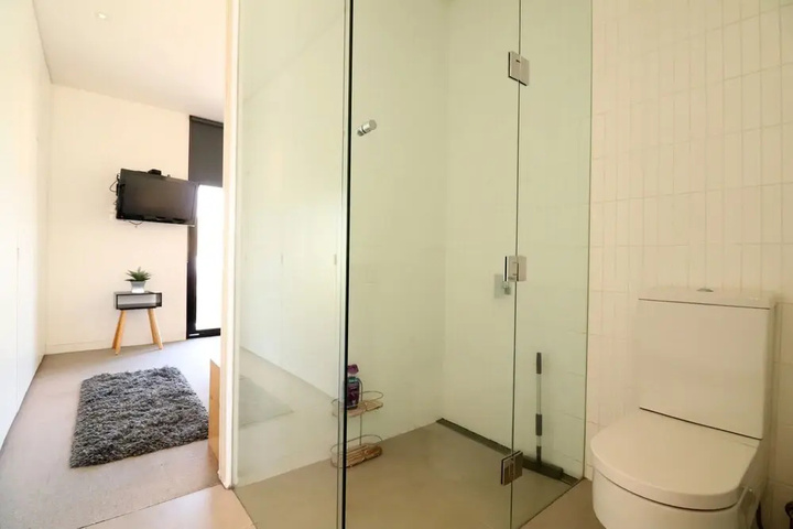 Room 7 of 15