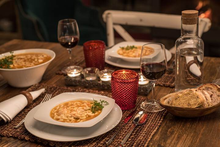 Dining 17 of 20