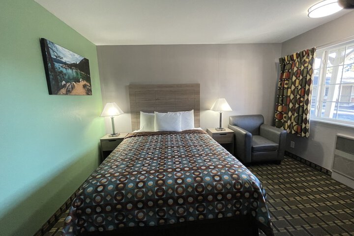 1 Queen Bed (52 of 56)