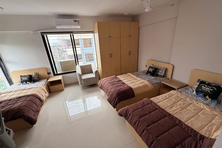 Room 5 of 11
