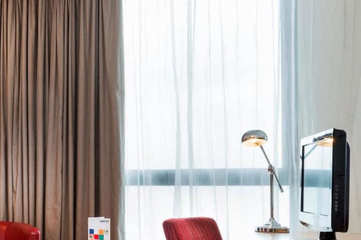Room 6 of 47