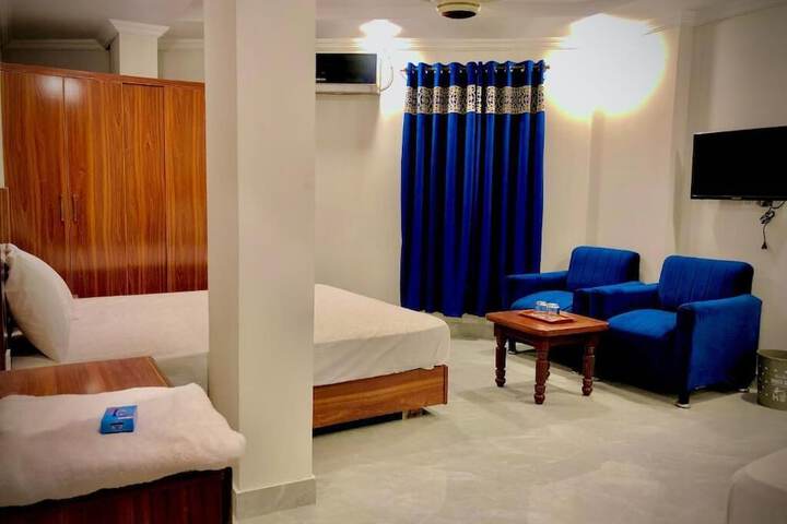 Room 13 of 26