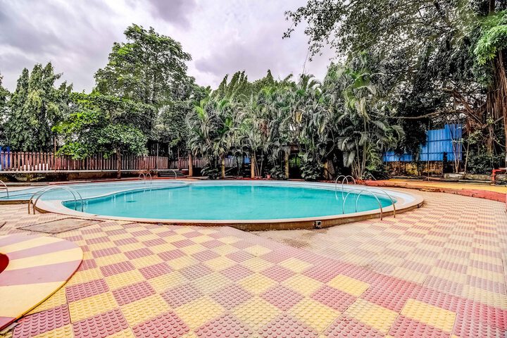 Pool 20 of 40