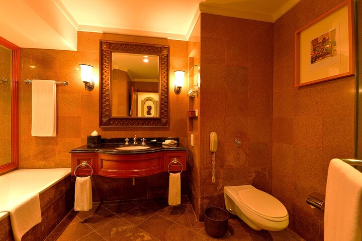 Room 27 of 121