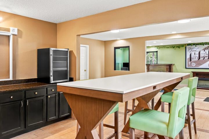 Breakfast/Coffee Service 60 of 64