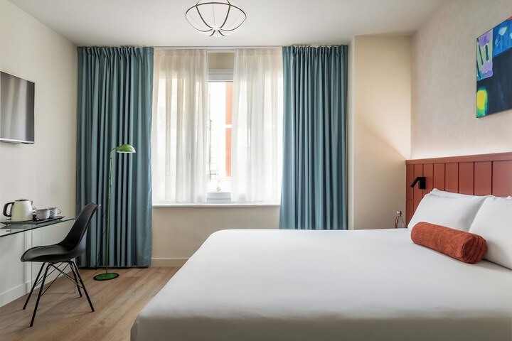 Room 14 of 39
