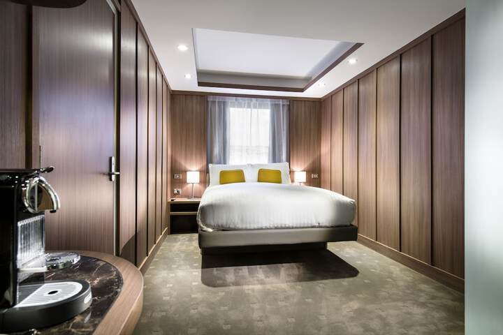 Room 22 of 58
