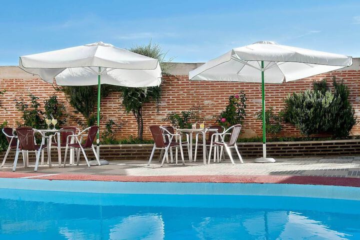 Pool Hotel