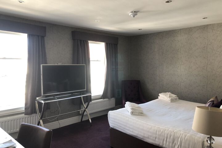Room 10 of 96