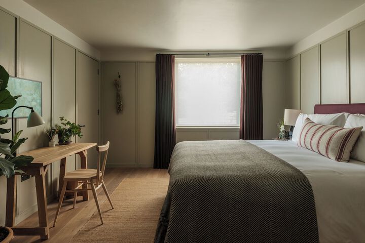 Room 4 of 22