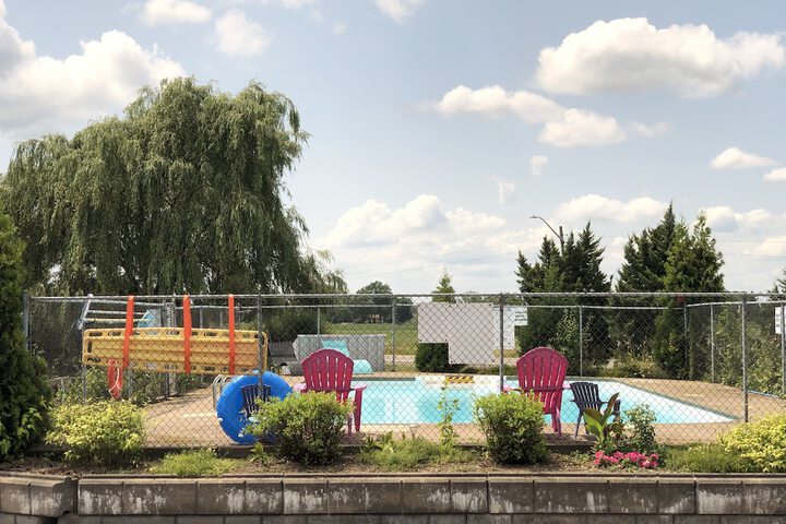Pool 45 of 59