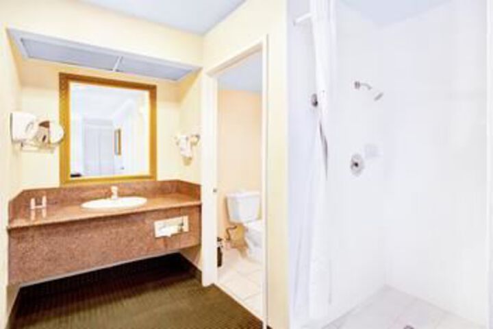 Room 10 of 87