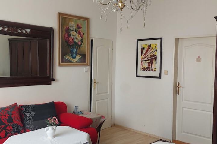 Room 8 of 88