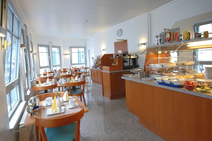 Breakfast/Coffee Service 58 of 81