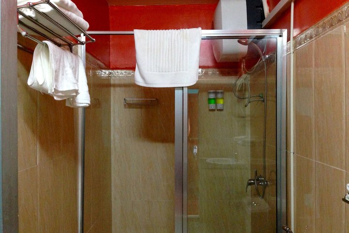 Room 26 of 37