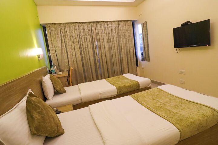 Room 43 of 102