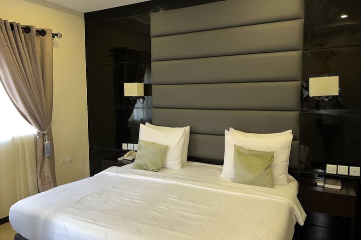 Room 18 of 38
