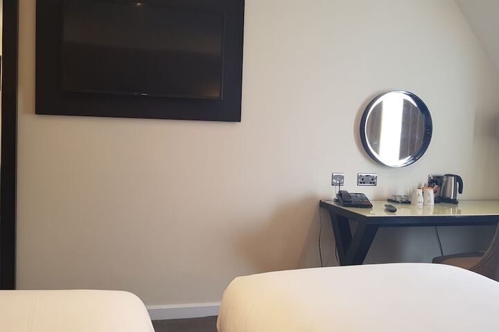Room 12 of 40