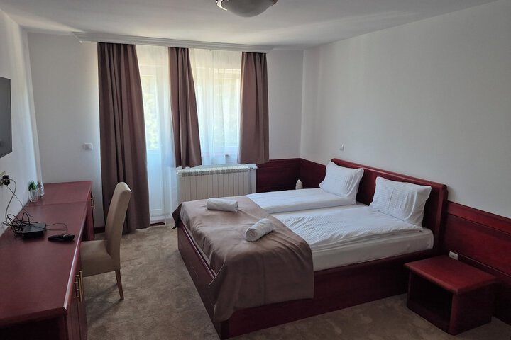 Room 4 of 35