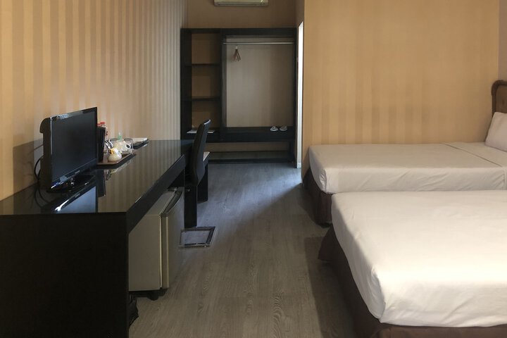 Room 6 of 22