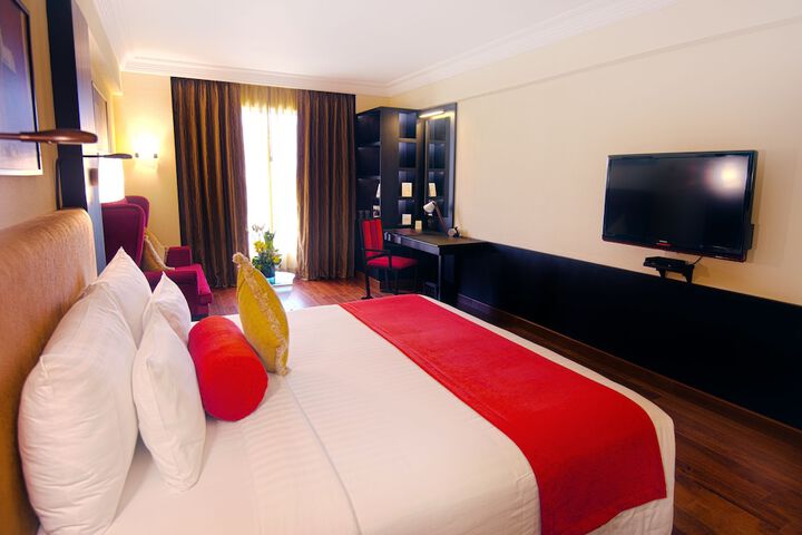Room 12 of 83