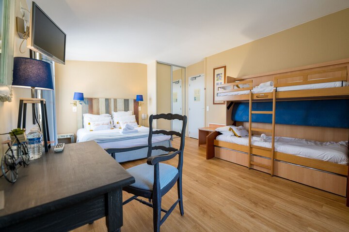 Room 30 of 75