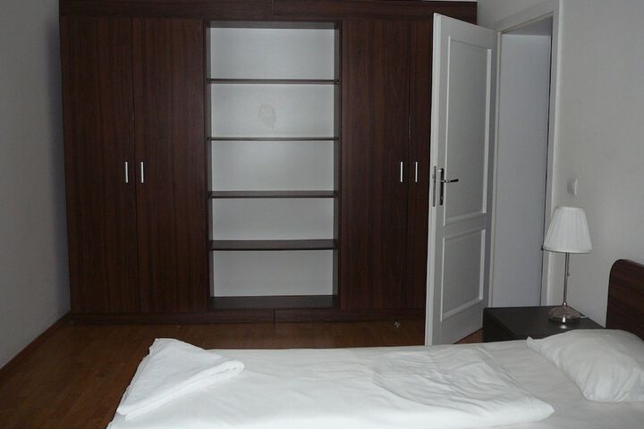 Room 12 of 60