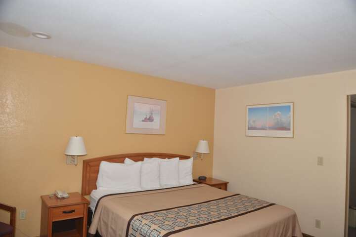 Standard | King Bed (12 of 12)