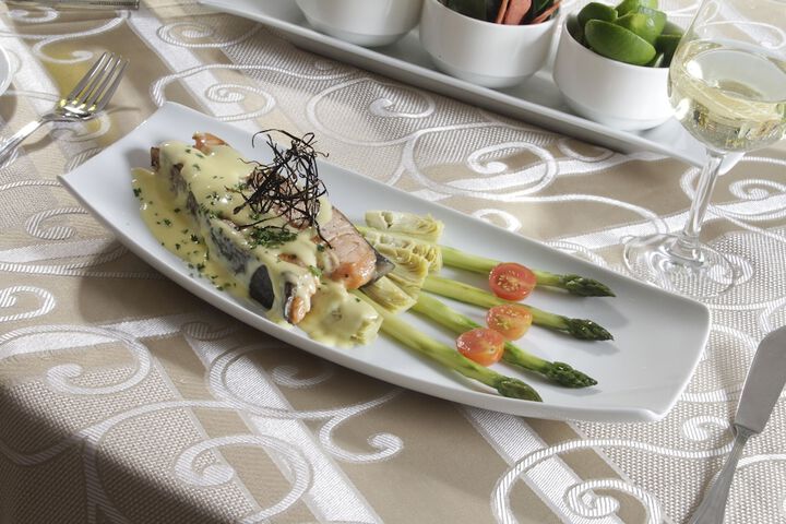 Dining 52 of 76
