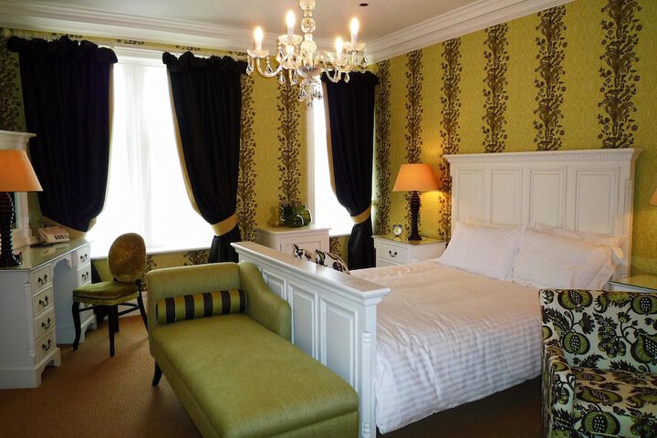 Room 12 of 61