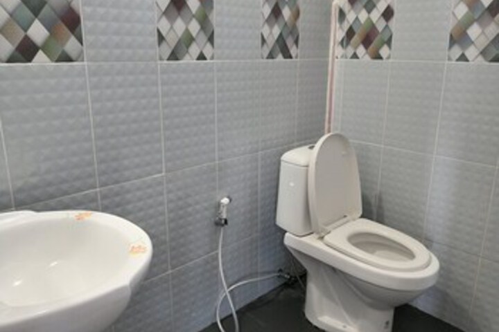 Room 5 of 28