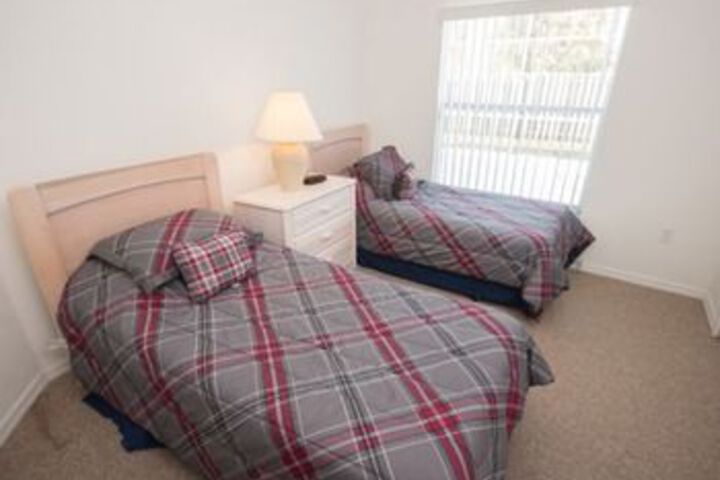 Room 6 of 14