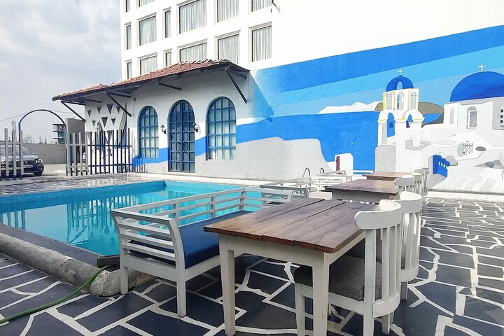 Pool 9 of 14