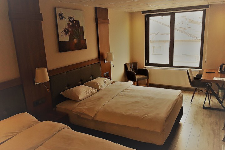 Room 6 of 20