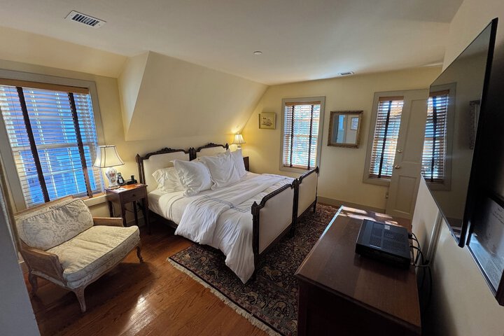 Room 25 of 65