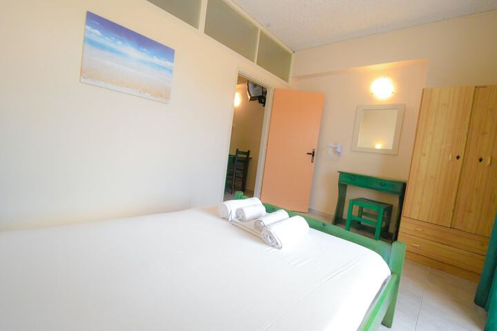 Room 6 of 46