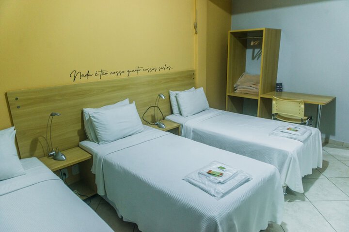 Room 7 of 33